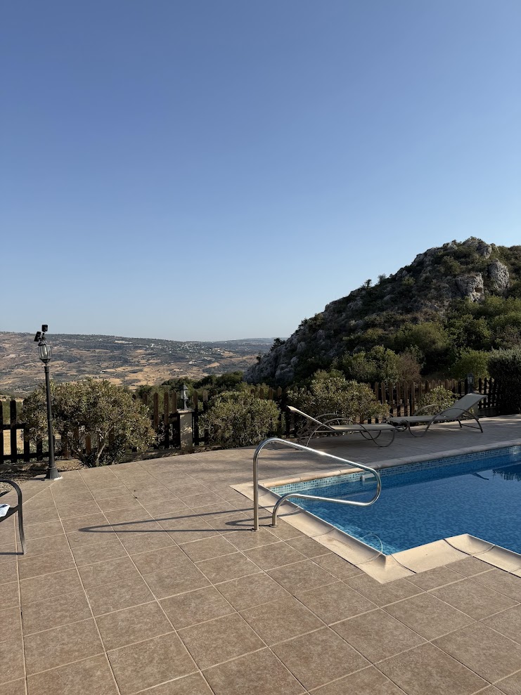 A well-kept property in Polis